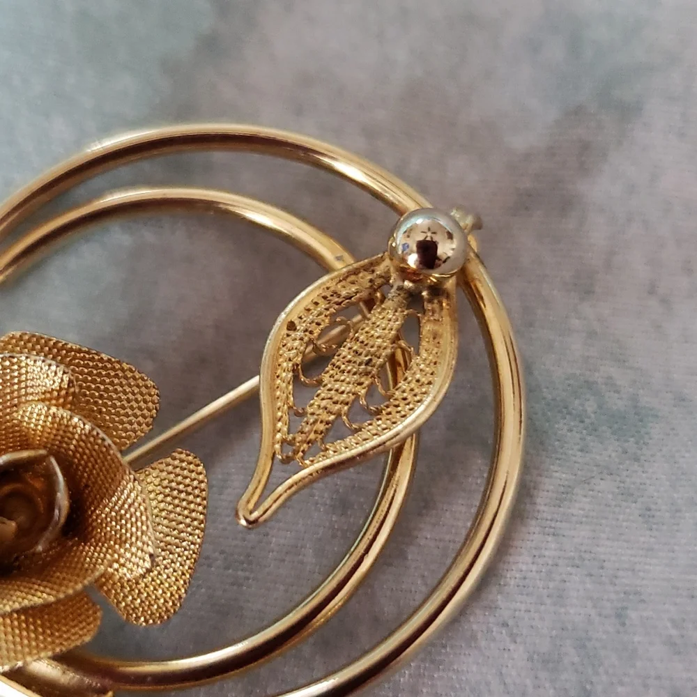Sarah Coventry Rose Brooch